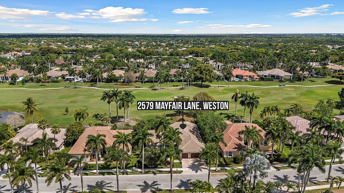 Building Photo - 2579 Mayfair Ln