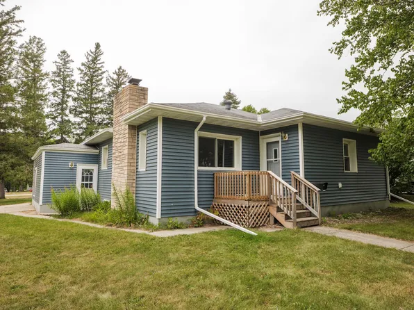 22 S California Ave, Morris, MN 56267