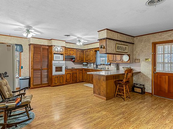 2nd image of 1901 Palermo Dr