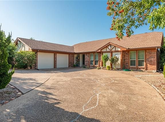 3rd image of 7609 Skylake Dr