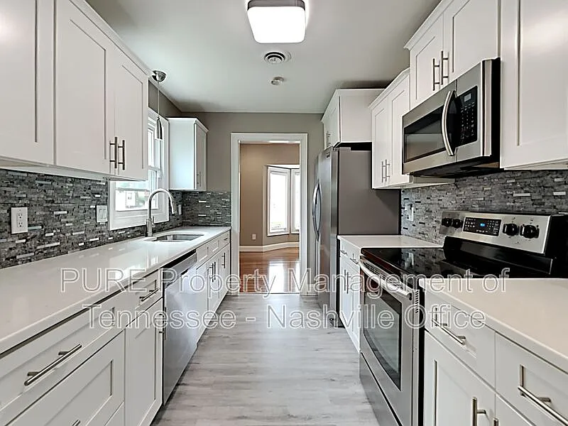 3 bed, 2.5 bath, 1603 sqft, $2,125 — Photo 3