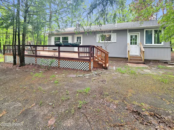 105 Limestone Ct, Milford, PA 18337