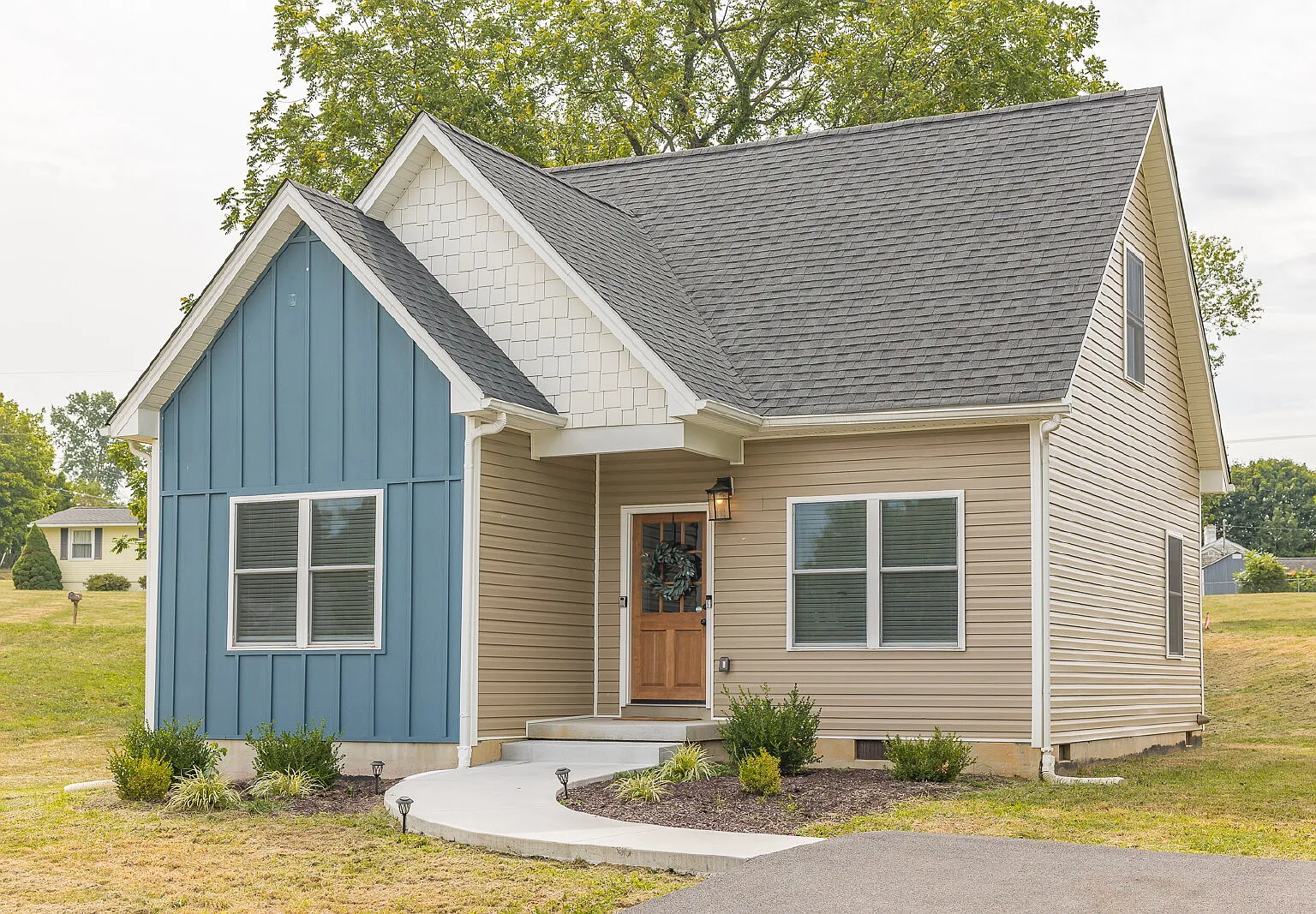 3 bed, 2.5 bath, 1197 sqft, $2,000 — Photo 1