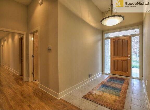 Spacious, clean lines, wide hallways, exquisitely maintained home with 12-foot ceilings throughout.