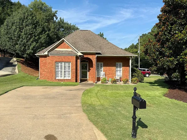 501 Magnolia Crest Cir, Gardendale, AL 35071