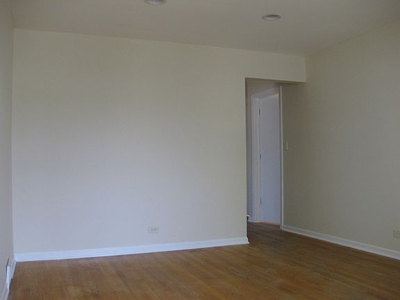 3rd image of 3517 N Sunset Ln