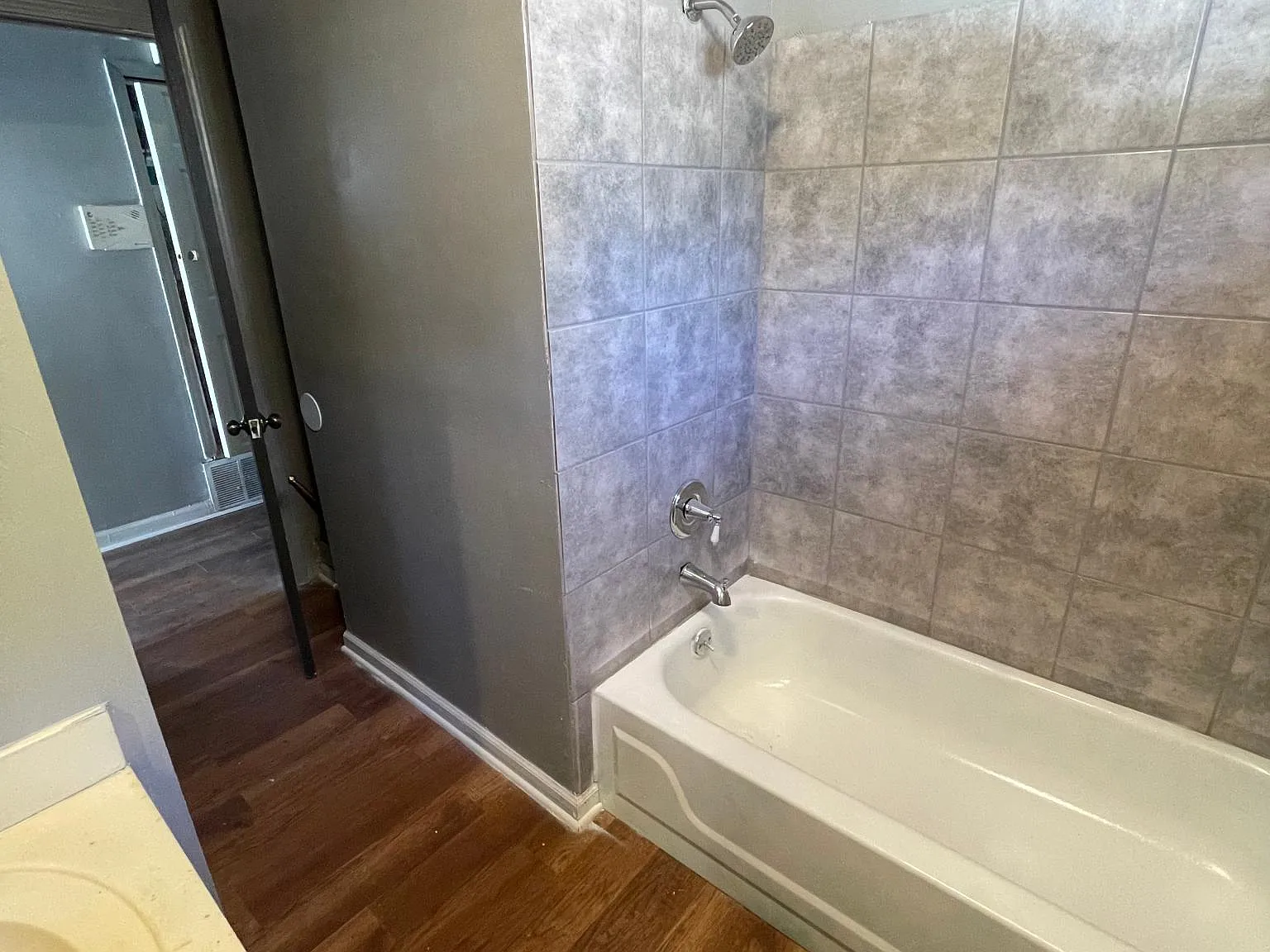 1161 Merchant St — Photo 4