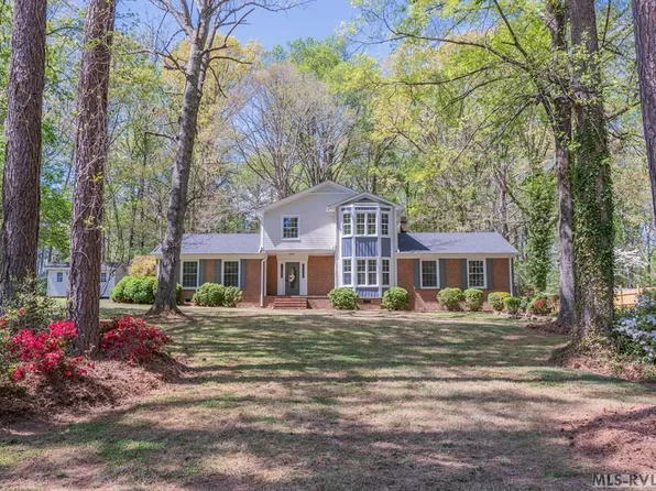 1115 Valley Rd, South Hill, VA 23970