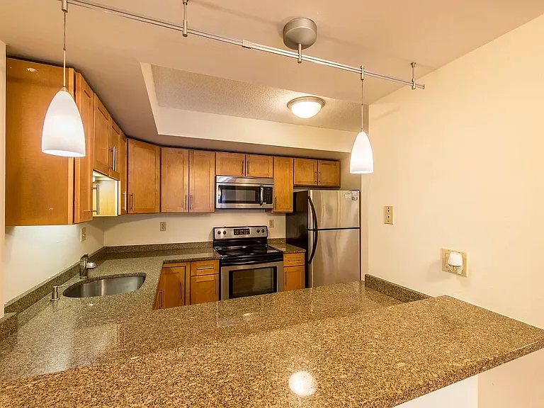 341 Franklin St — Photo 12