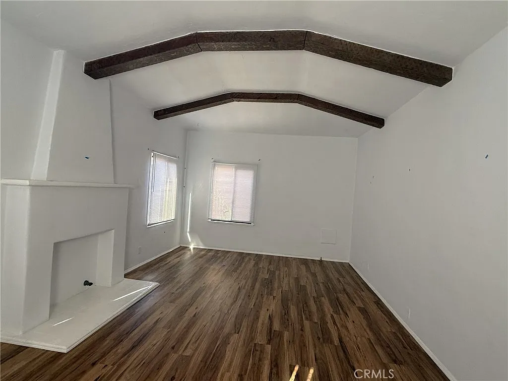 2 bed, 1200 sqft, $3,300 — Photo 4