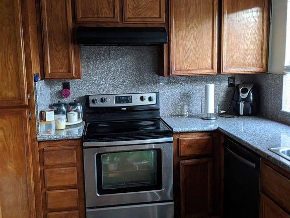 2nd image of 33472 Bardolph Cir