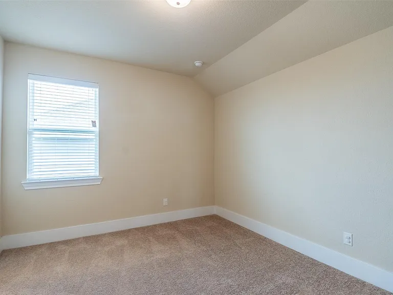 19015 Yellowstone Landing Ct — Photo 38