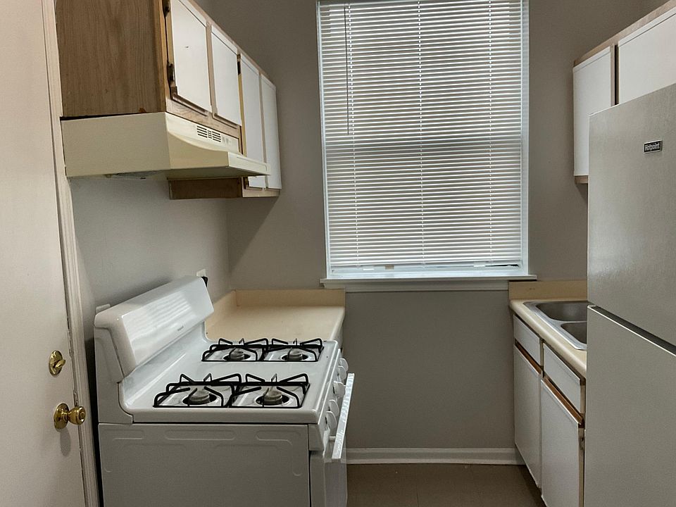 1st image of 5636 S Michigan Ave #305