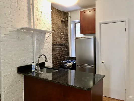 Rented by LJ Sloane Management | media 34