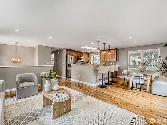 4th image of 7927 5th Avenue SW