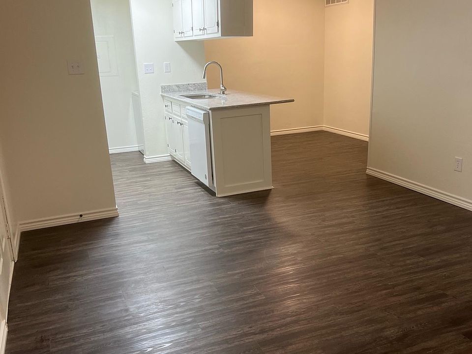 1st image of 201 Spence St W #7-C