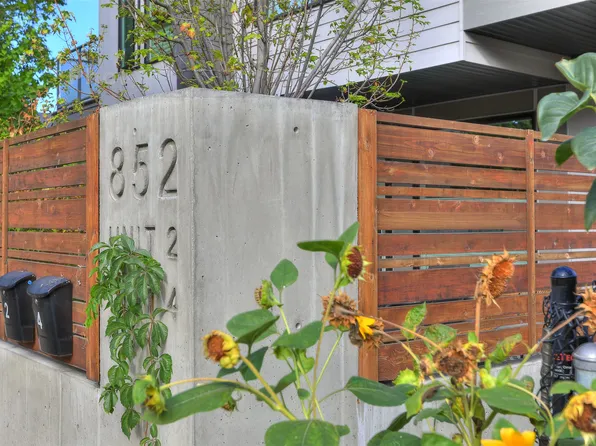 852 Stockwell Ave #2, Kelowna, BC V1Y 6V9