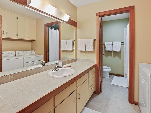 4th image of 3900 S Lake Creek Dr Unit 1213