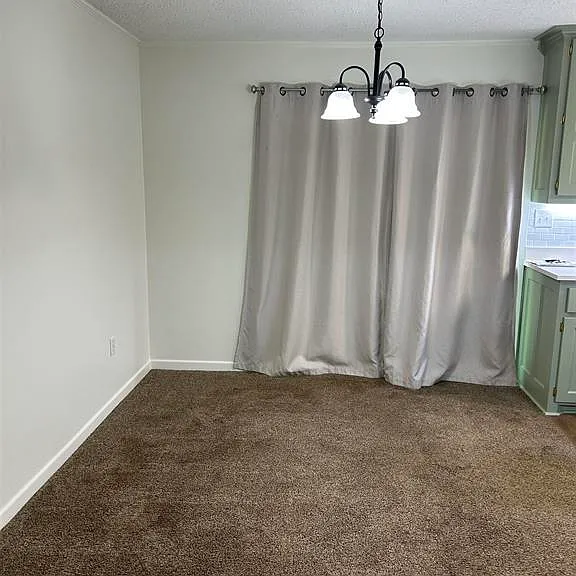 207 Betts Dr — Photo 3