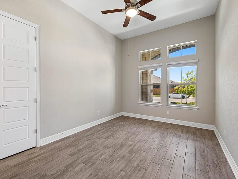 4205 Lynette Ln — Photo 23