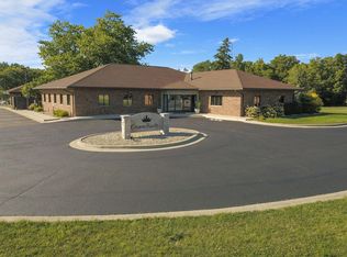 2002 Fox Creek Rd, Bloomington, IL 61701