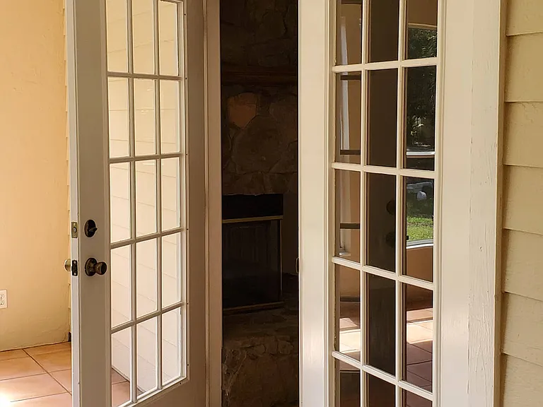 805 Bradley St — Photo 10