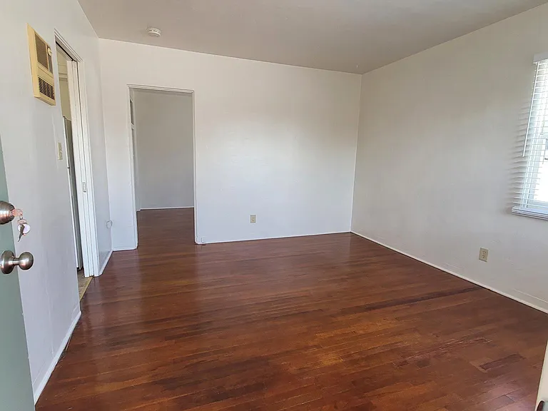 3724 Ingraham St #3724 — Photo 5
