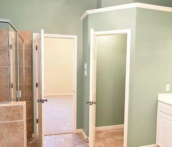 4 Hollywood Ct — Photo 13
