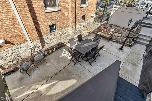 Patio - 3110 S Racine Ave #1G