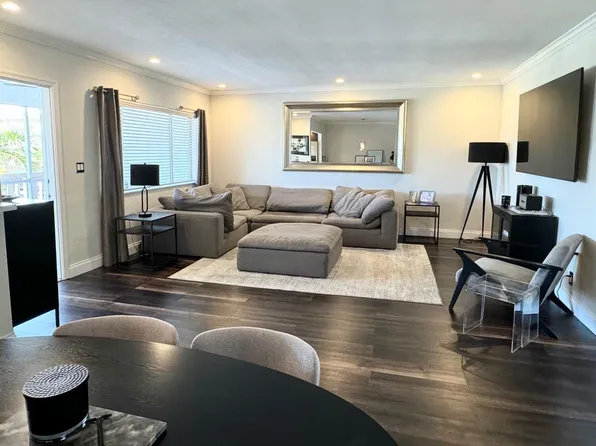 2141 NE 68th Street #203, Fort Lauderdale, FL 33308