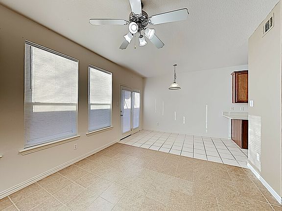 2nd image of 512 Kingscote Ct