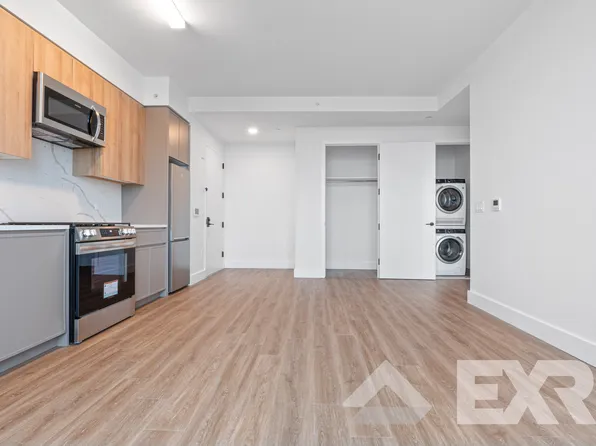 2230 Cropsey Avenue image 3 of 67