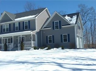 4 Royal Vista Dr, Goshen, NY 10924