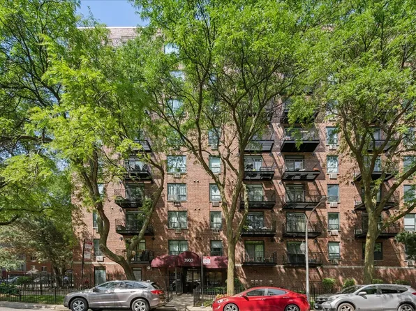 3900 N Pine Grove Ave APT 907, Chicago, IL 60613