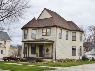 408 S 8th Ave, Vinton, IA 52349