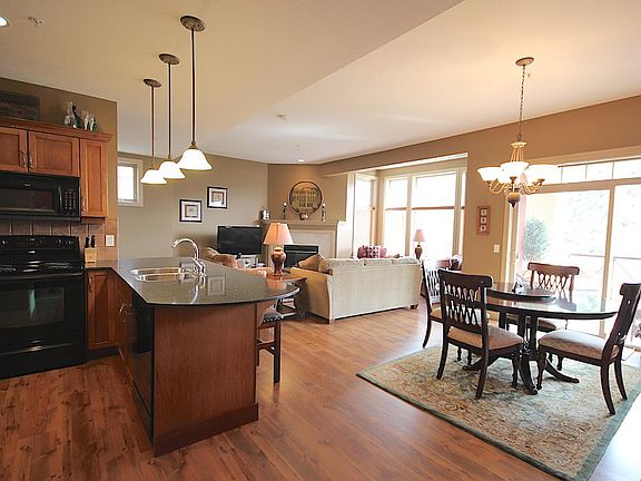 4th image of 1795 Country Club Dr #109