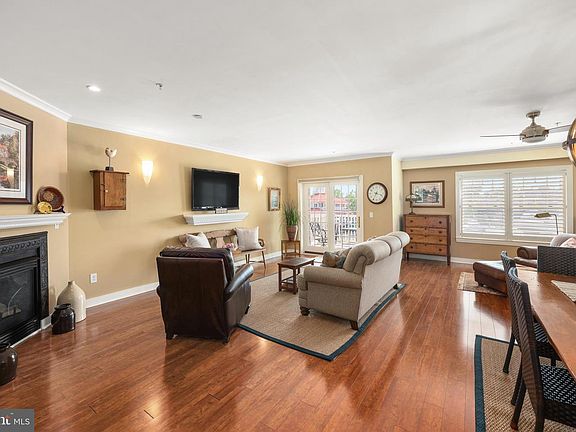5th image of 110 Anglers Rd Unit 206