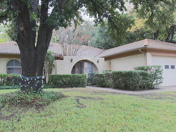 2nd image of 700 Robinhood Ln