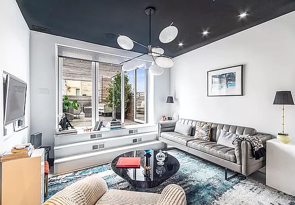 2nd image of 325 W 45th St #C