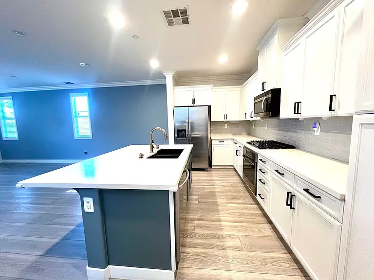 7024 Moonray Ct — Photo 4
