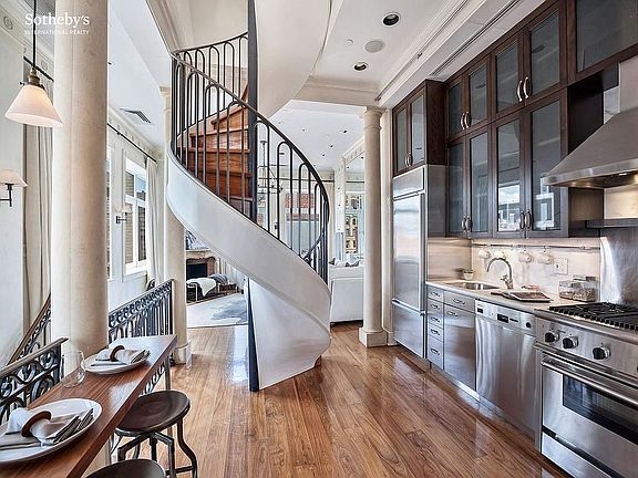 3rd image of 14 E 4th St #Penthouse 1122