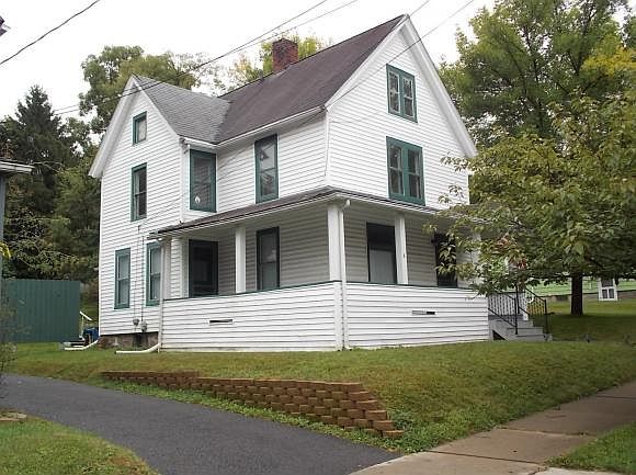 1st image of 17 Columbia Ave