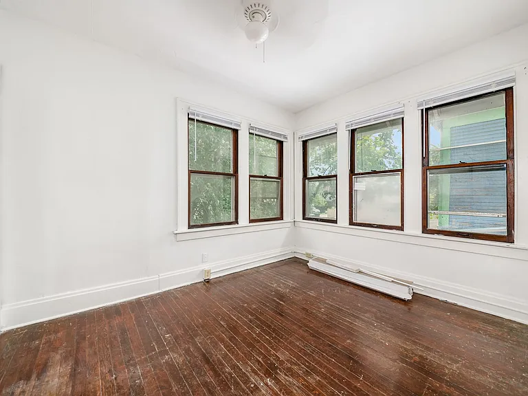 1466 Summit St #MAIN — Photo 16