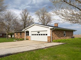 105 N Homer Ln, Wolcott, IN