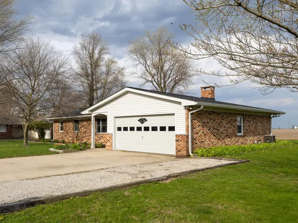 105 N Homer Ln, Wolcott, IN 47995