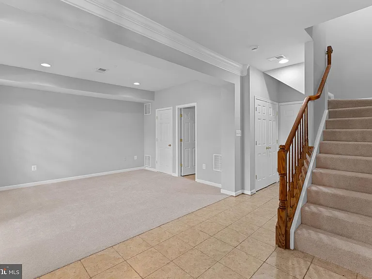 44253 Huron Ter — Photo 2