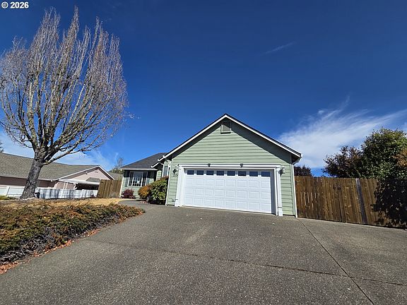 5th image of 204 Greyfox Dr