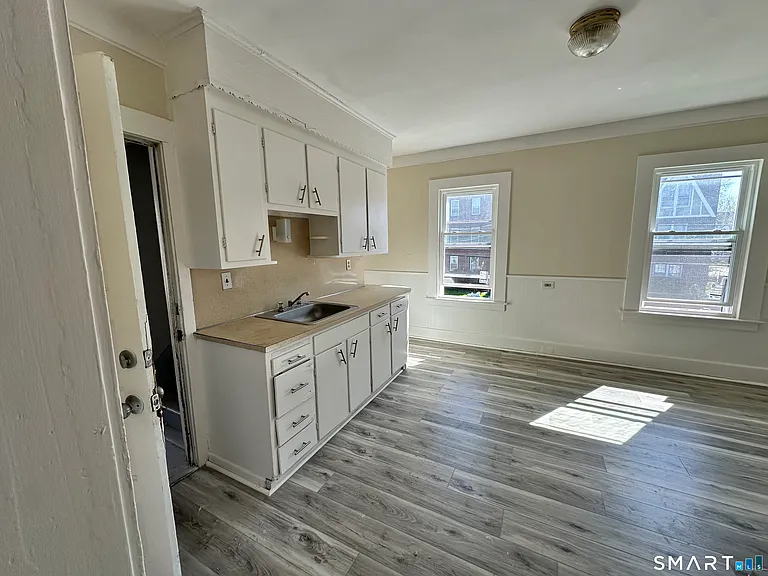 15-17 Beacon St #2 — Photo 9