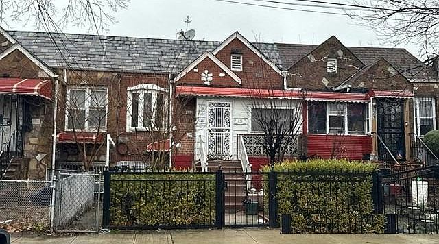 1st image of 625 Lenox Rd