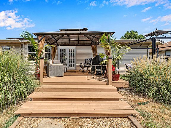 2nd image of 1108 E Lily Drive